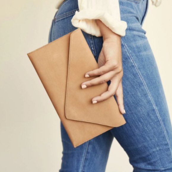 Nisolo Handbags - Nisolo Luisa Clutch in Sand